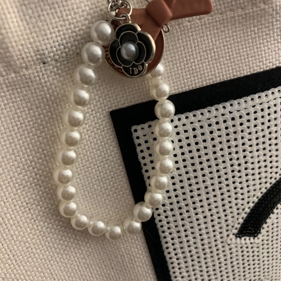 Fashion inspired handmade tote - Picture 3 of 8